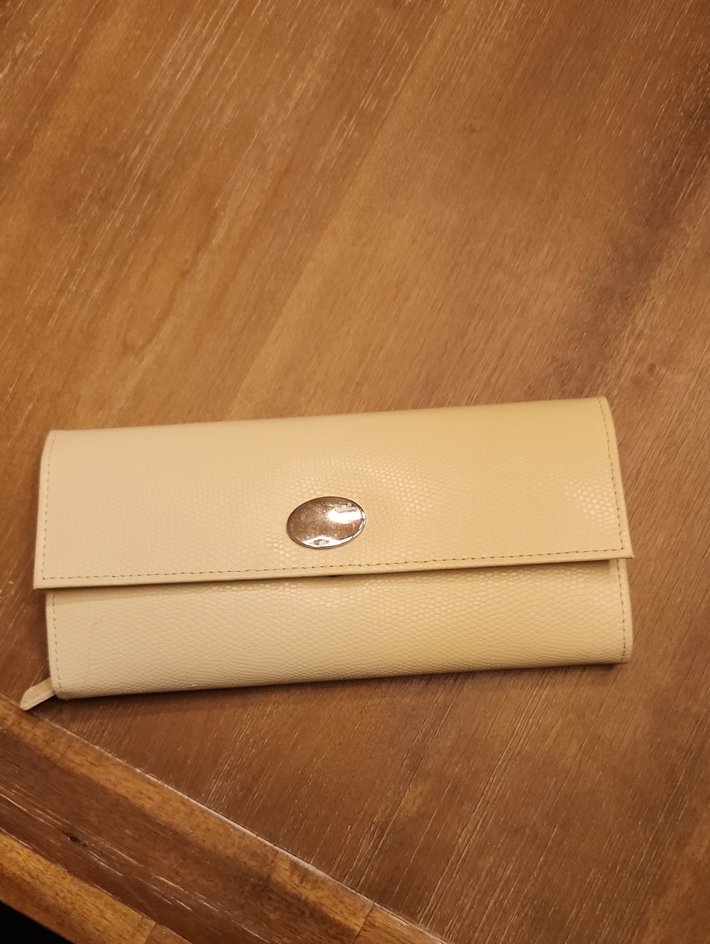 NWOT Cream Leather Jewelry Wallet